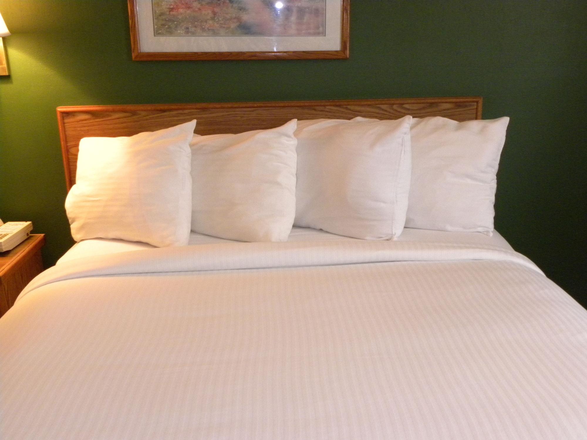 New Victorian Inn & Suites Kearney Extérieur photo
