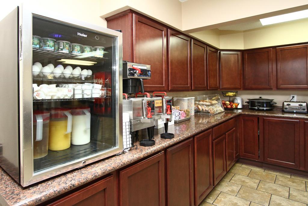 New Victorian Inn & Suites Kearney Extérieur photo