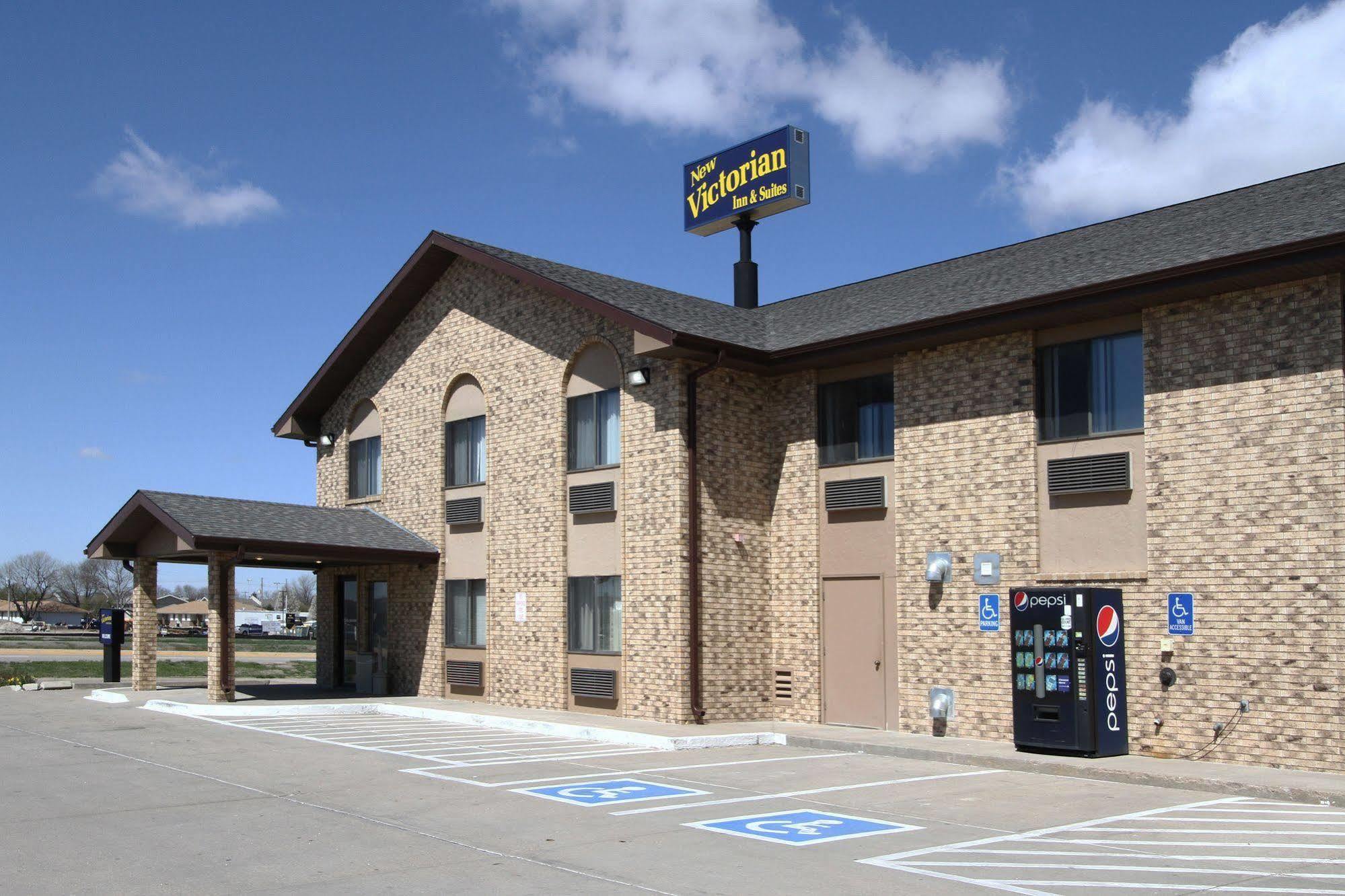 New Victorian Inn & Suites Kearney Extérieur photo