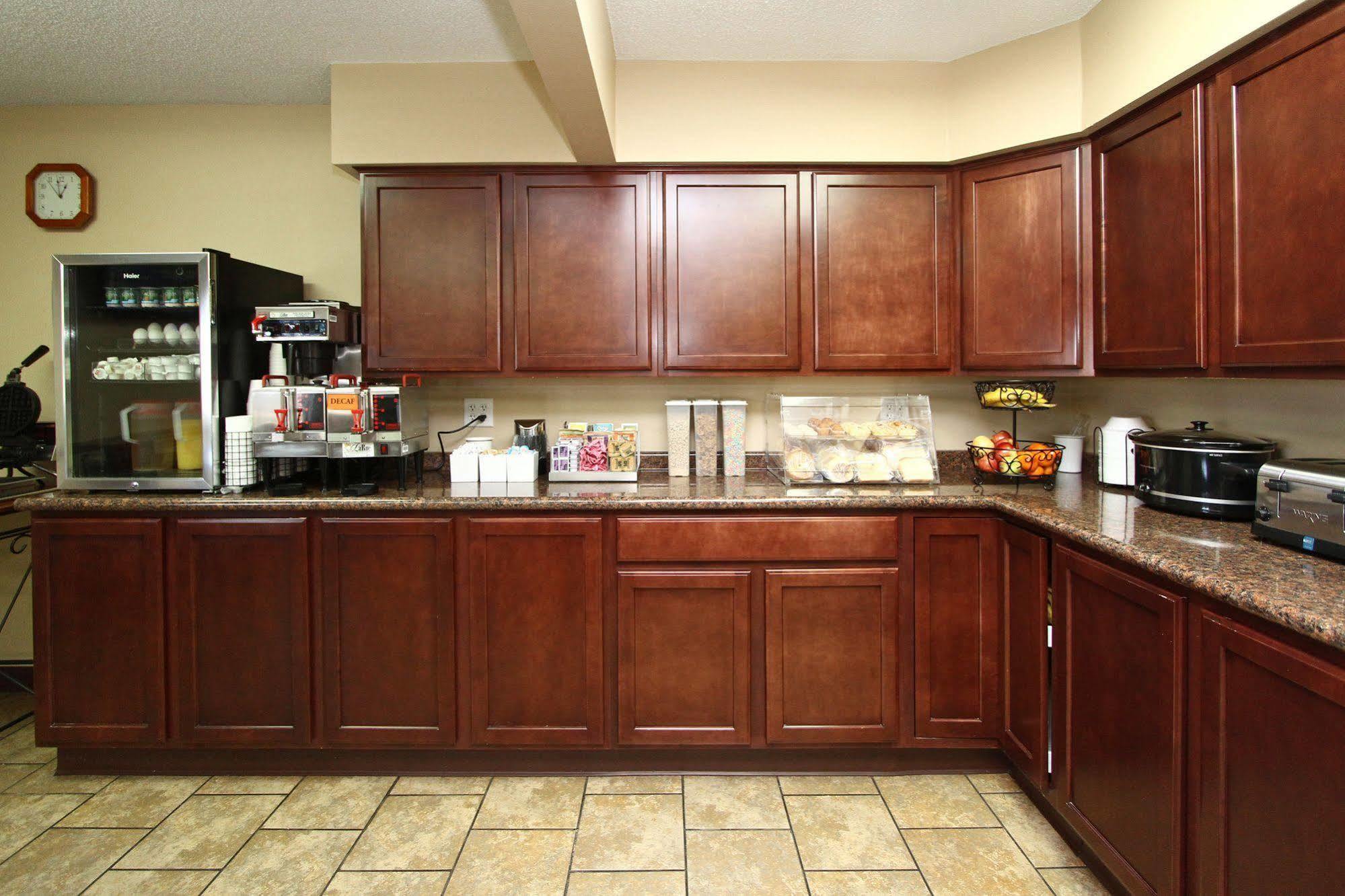 New Victorian Inn & Suites Kearney Extérieur photo