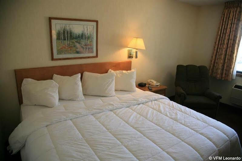 New Victorian Inn & Suites Kearney Extérieur photo